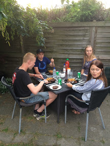 yvonnelin_fouratatable